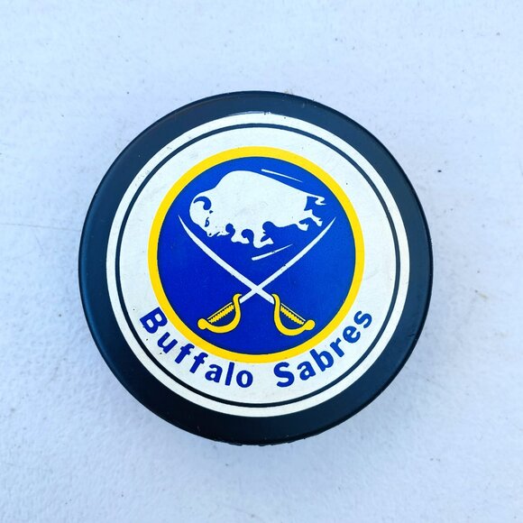 Vintage Buffalo Sabres NHL Official Game Hockey Puck by General Tire - Picture 1 of 4